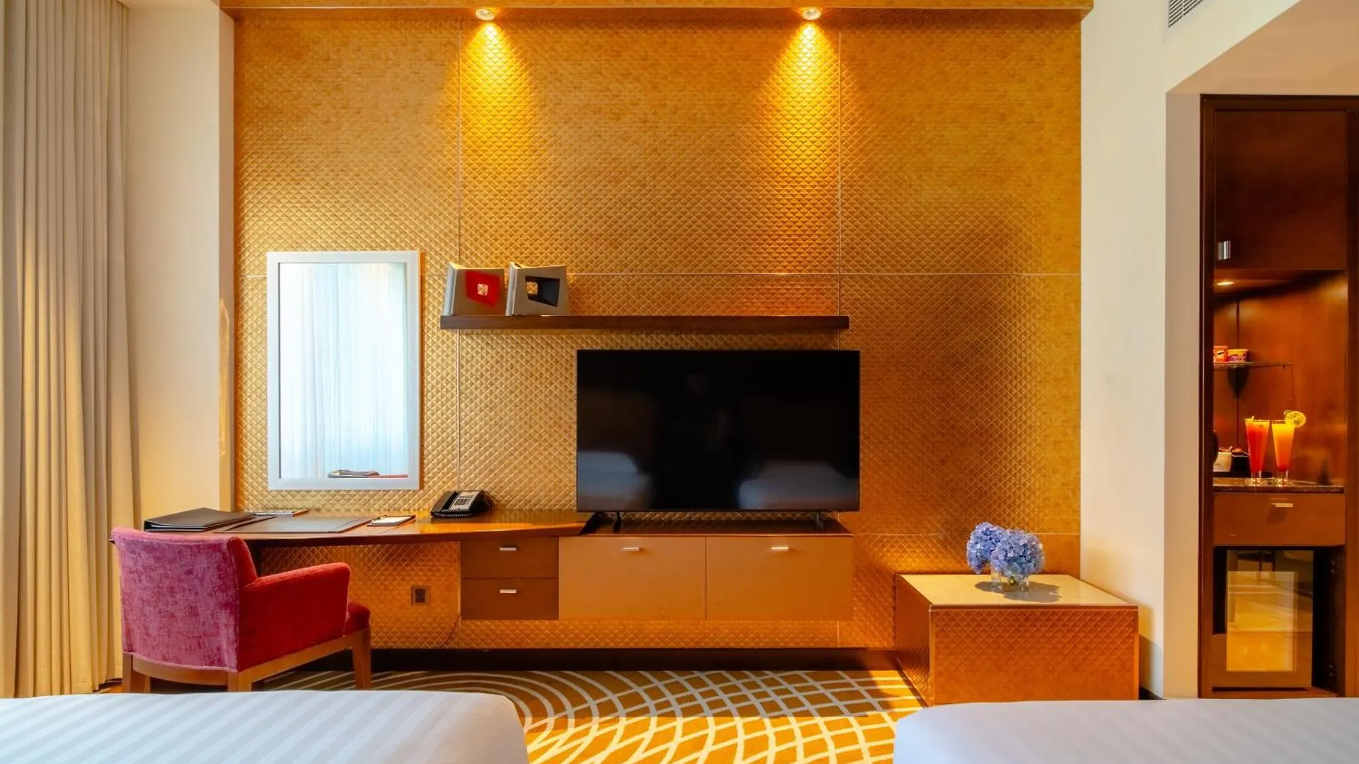 Asiana Hotel Dubai 5*,